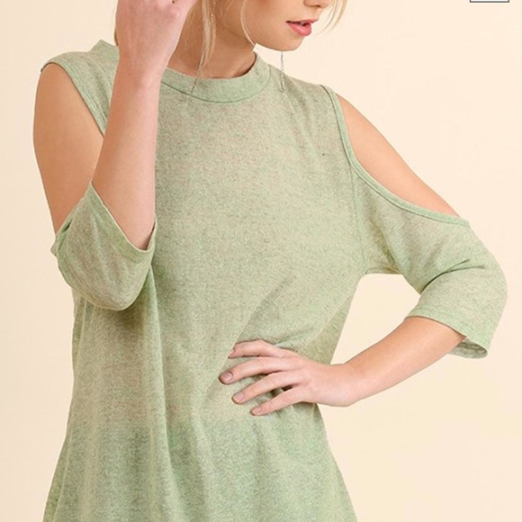 Sale🔥Umgee Cold shoulder tunic - Picture 4 of 8